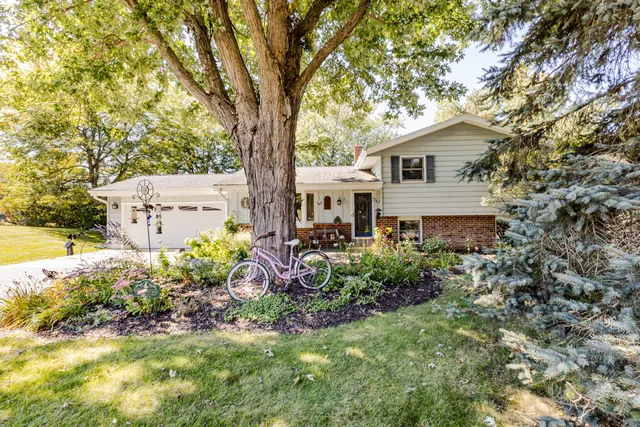 $465,000 | 327 Wakefield Downs, Wales, WI 53183