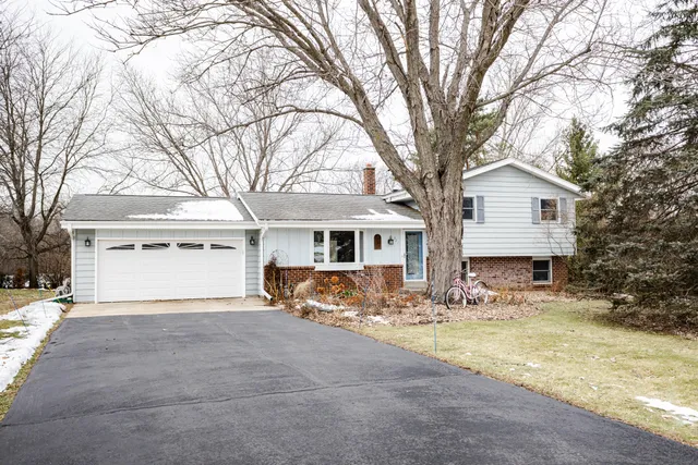 $465,000 | 327 Wakefield Downs, Wales, WI 53183