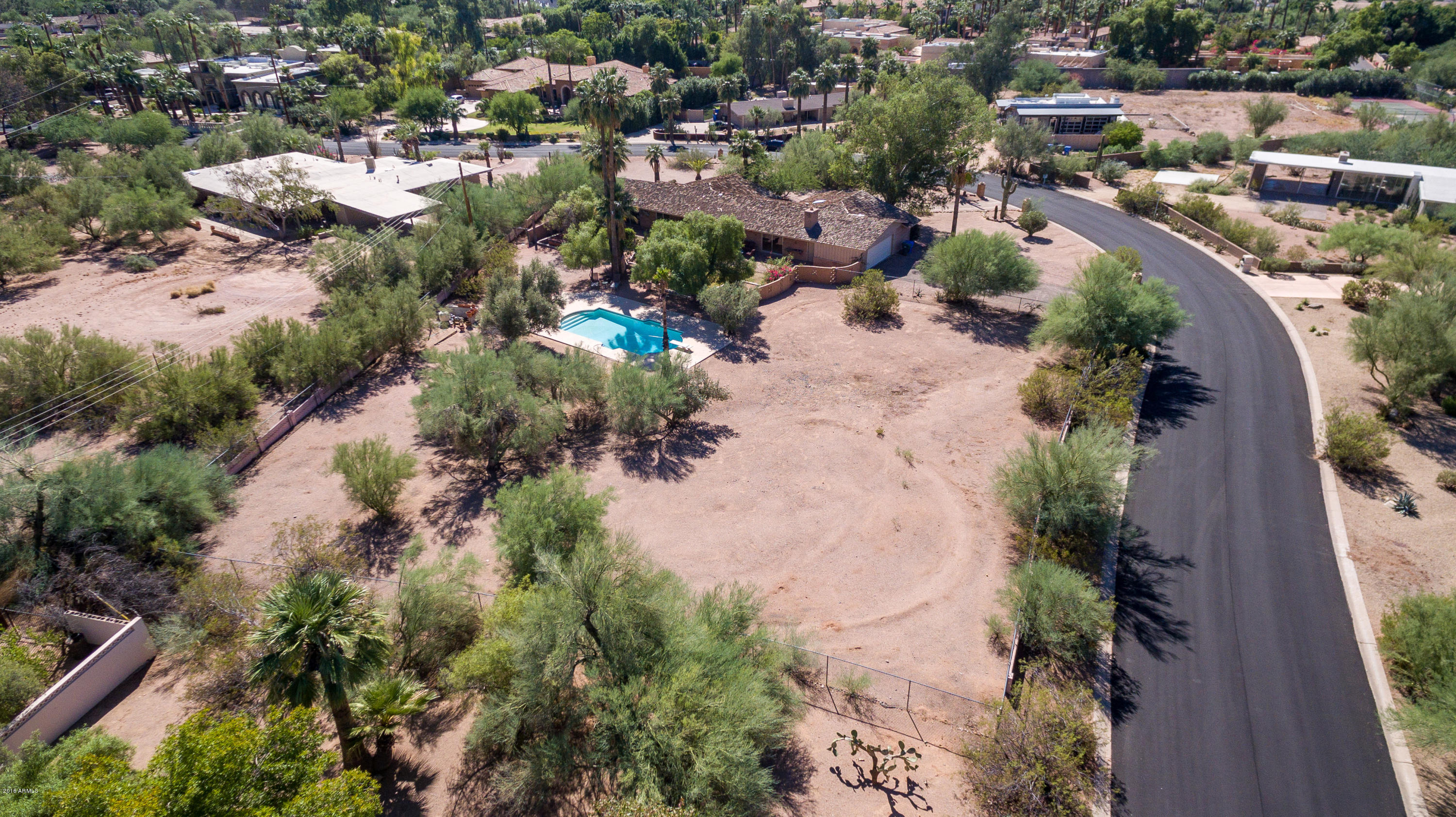 5302 East Palomino Road Phoenix, AZ 85018 - Photo 40 of 45 Lots of space