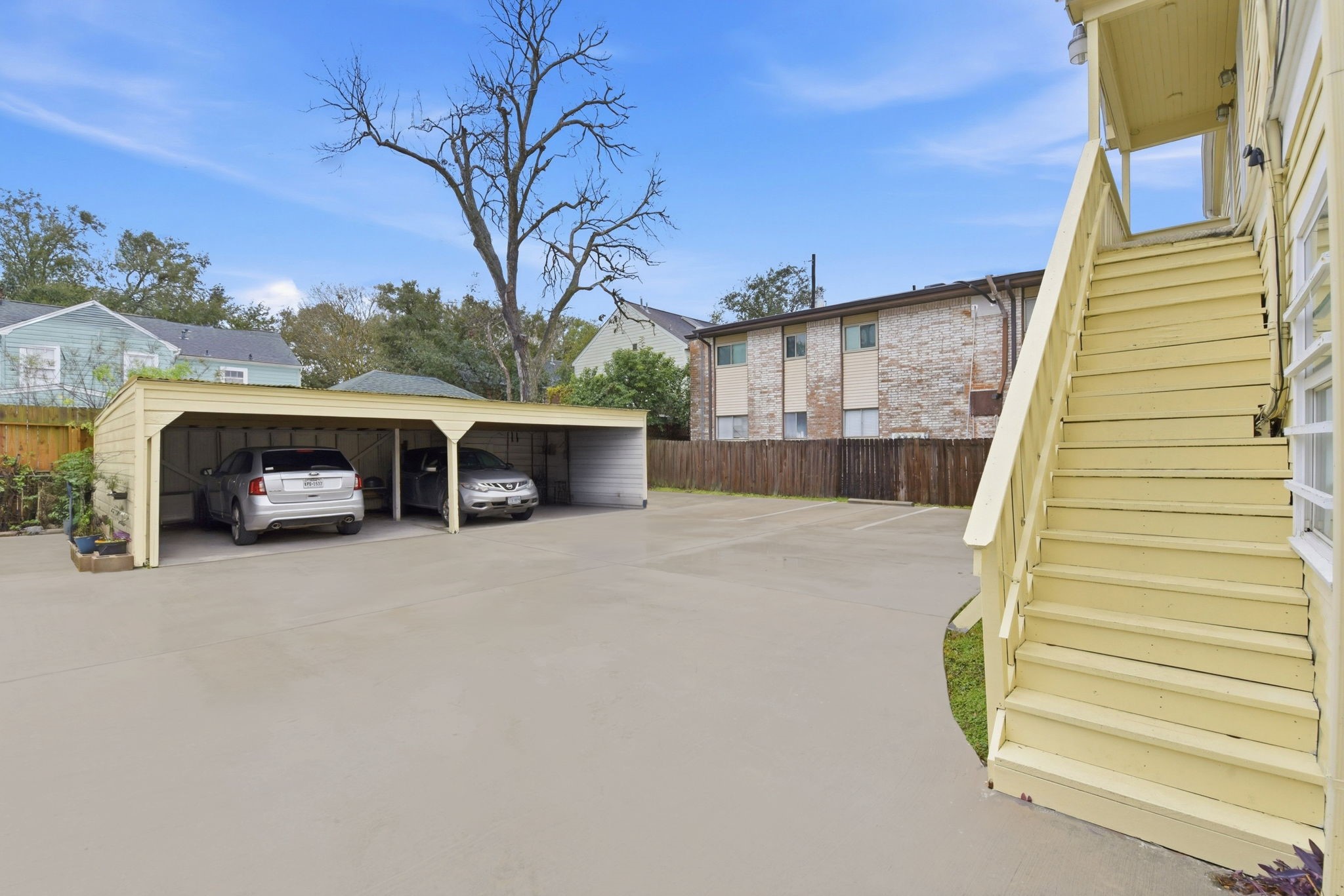 2513 Shakespeare Street, Unit 3 Houston, TX 77030 - Photo 28 of 29 Parking area