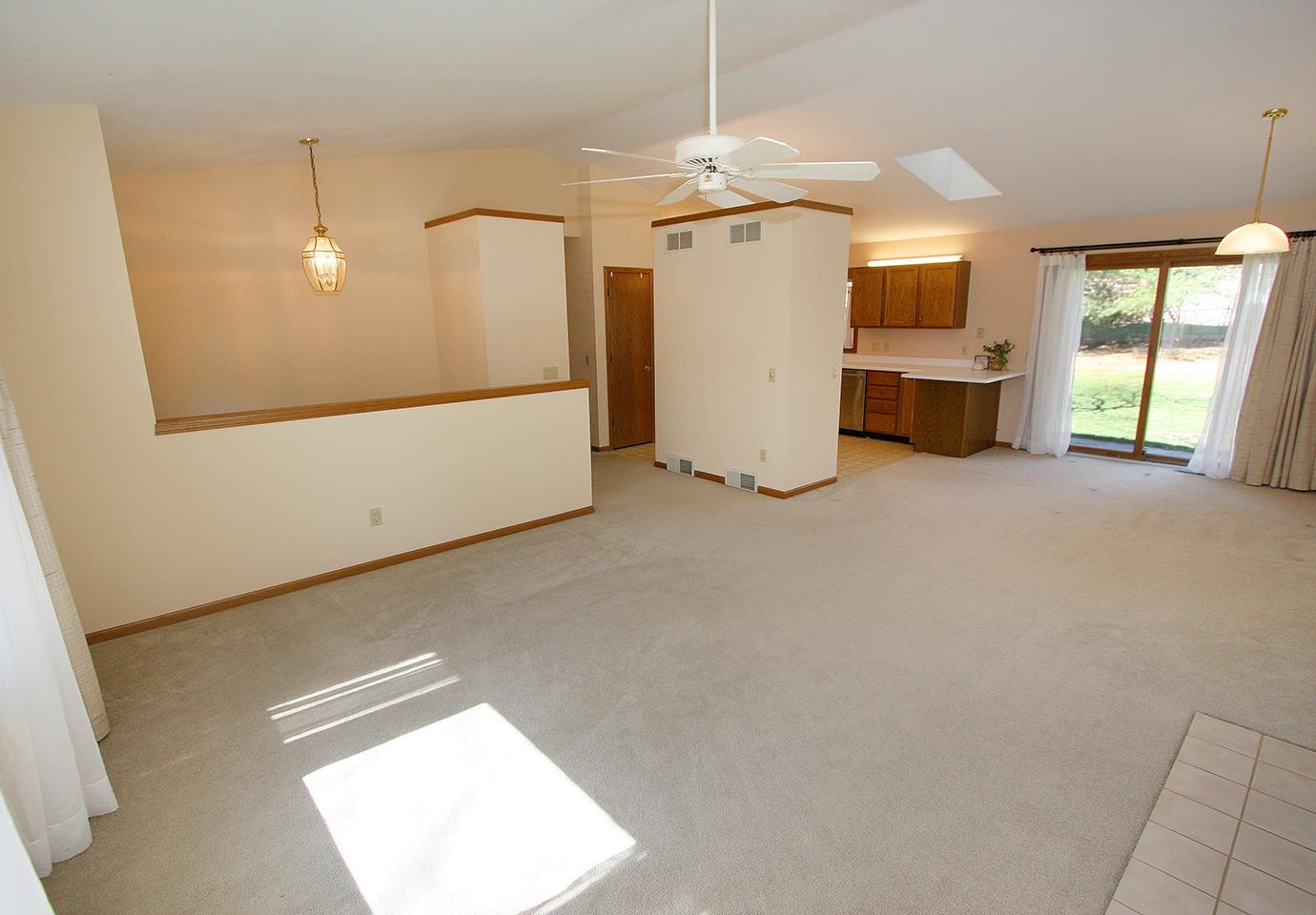 614 Engelhart Drive Madison, WI 53713 - Photo 2 of 40