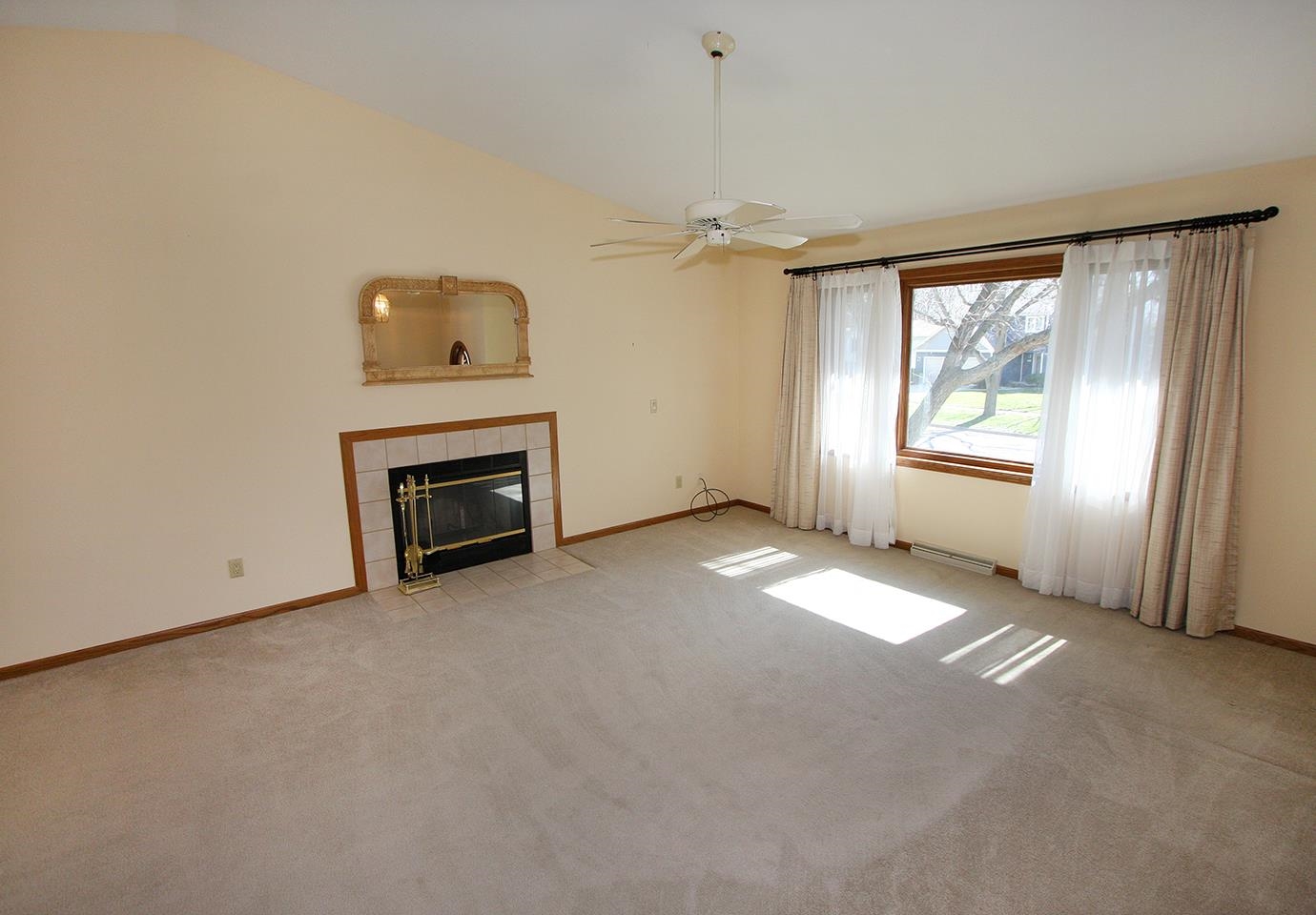 614 Engelhart Drive Madison, WI 53713 - Photo 3 of 40