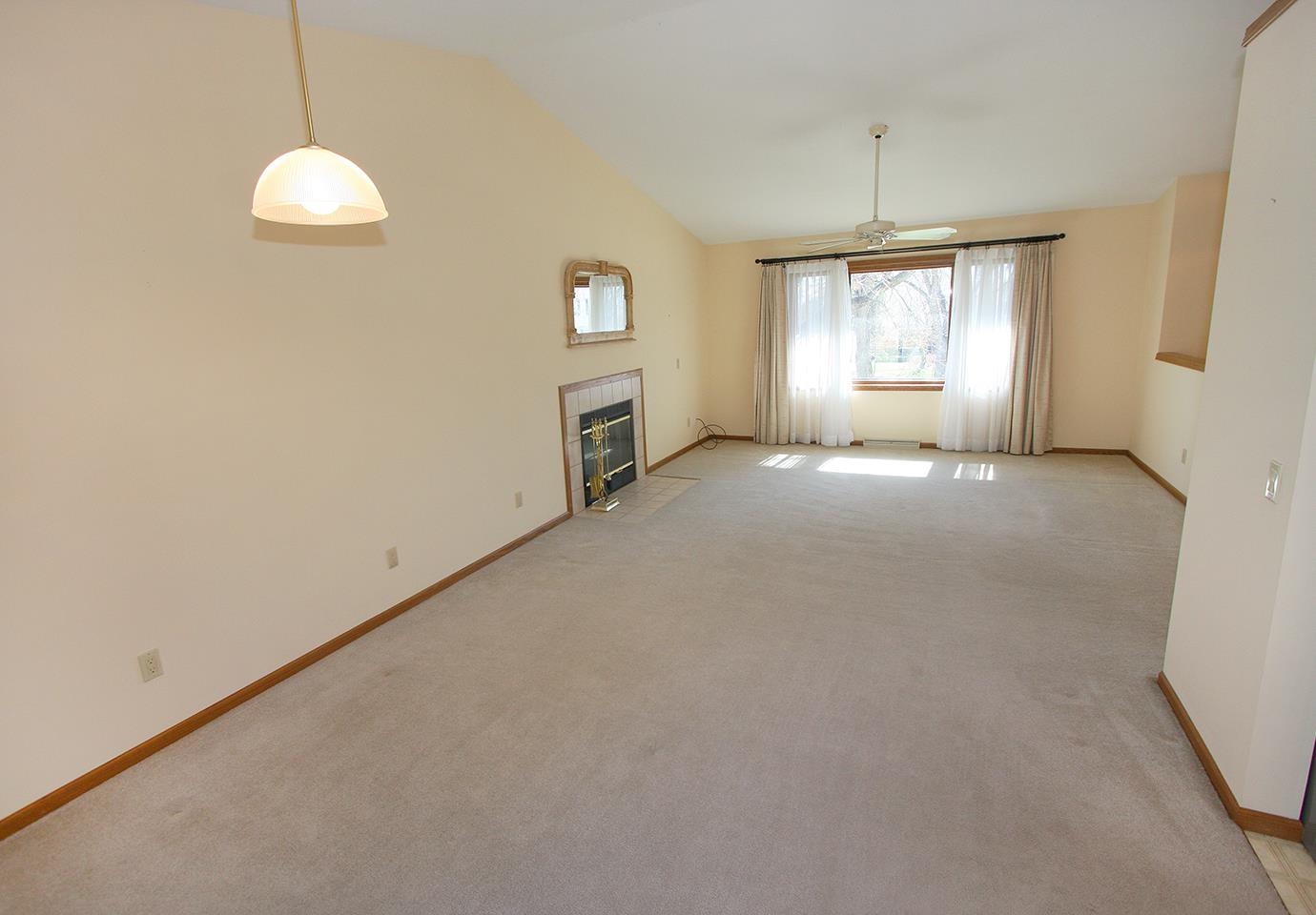 614 Engelhart Drive Madison, WI 53713 - Photo 5 of 40