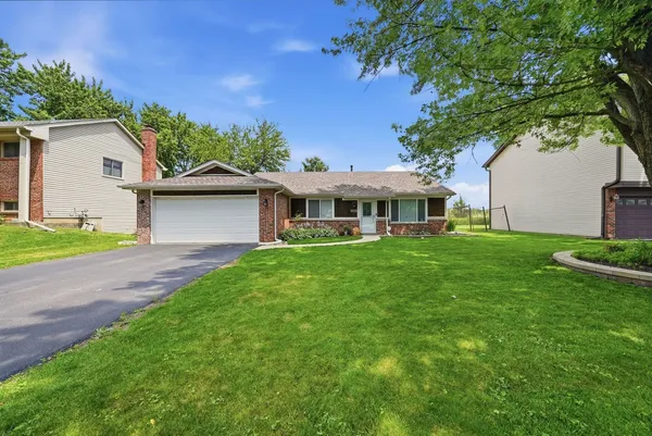 $339,900 | 416 Ingleside Drive, Bolingbrook, IL 60490