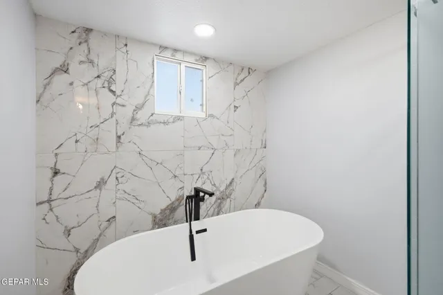 $289,900 | 3831 Frankfort Avenue, El Paso, TX 79930