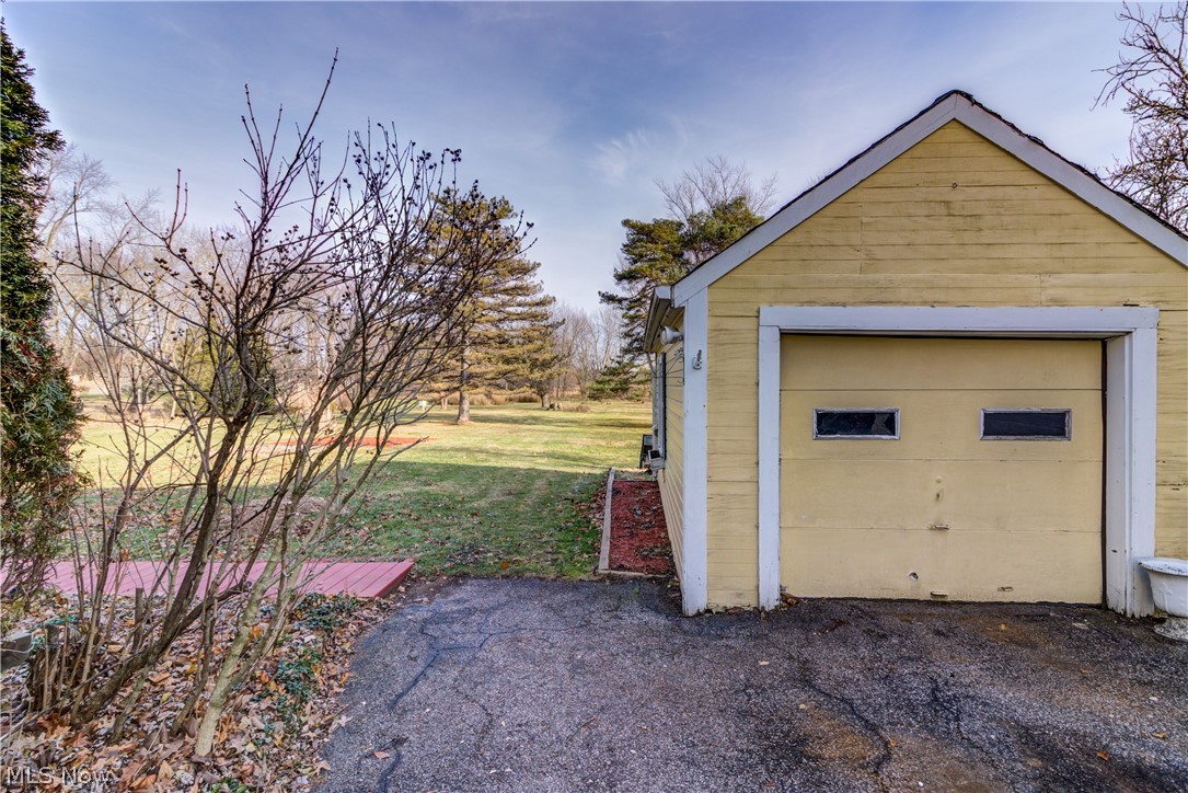 13327 Ridge Road North Royalton, OH 44133 - Photo 34 of 35