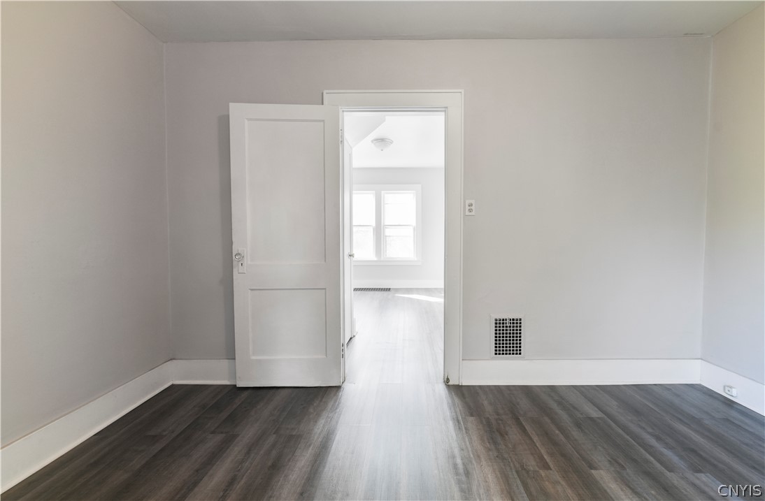 215 Caleb Avenue Syracuse, NY 13206 - Photo 14 of 36