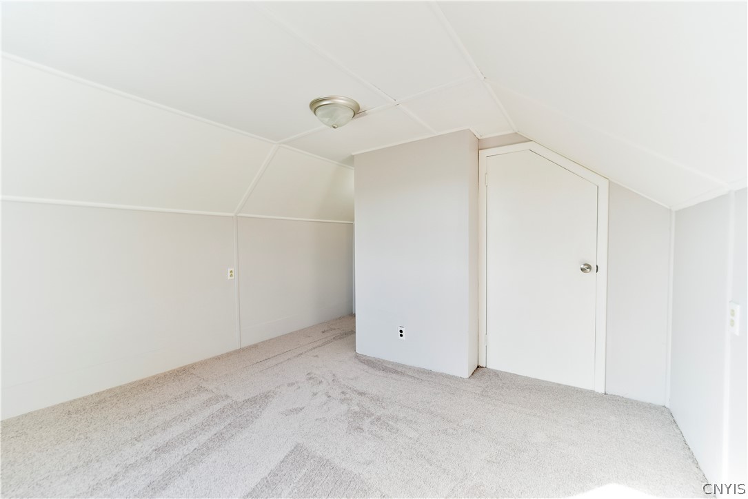 215 Caleb Avenue Syracuse, NY 13206 - Photo 33 of 36