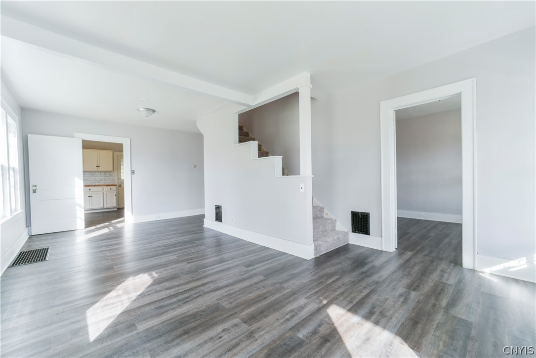 215 Caleb Avenue Syracuse, NY 13206 - Photo 7 of 36