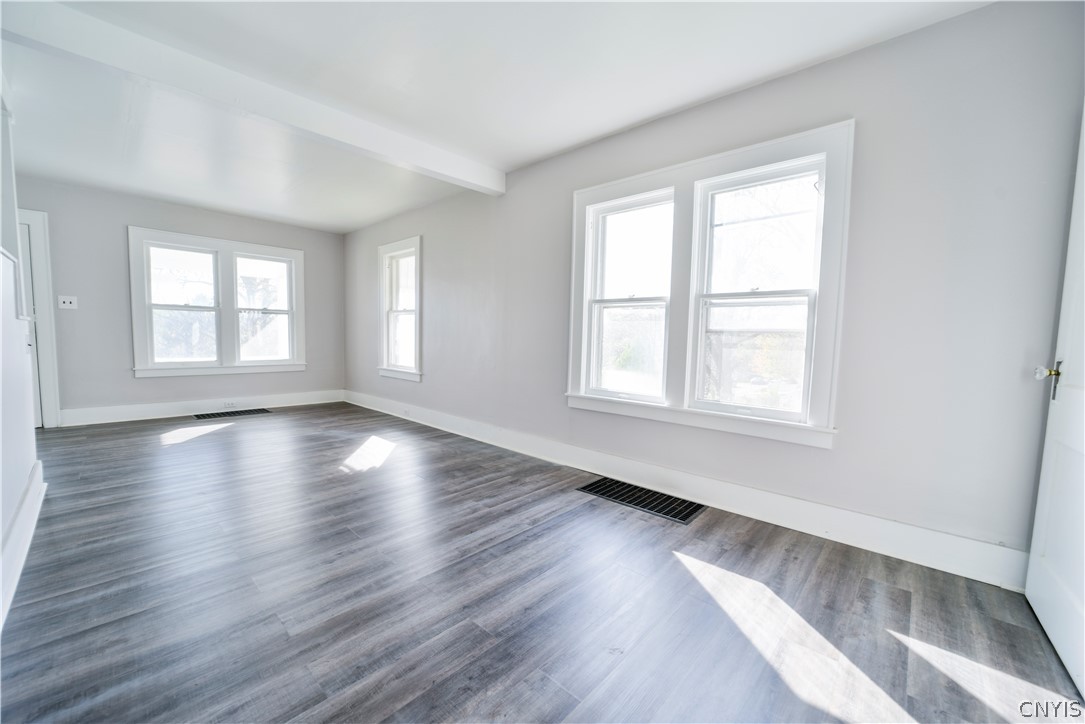 215 Caleb Avenue Syracuse, NY 13206 - Photo 10 of 36