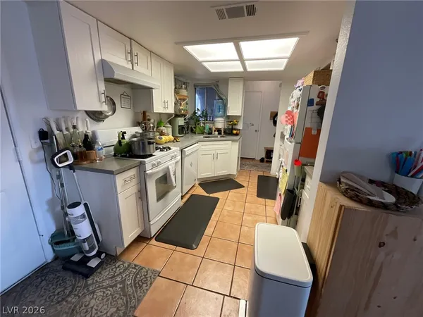 $2,495 | 707 Honeybee Court, Henderson, NV 89002