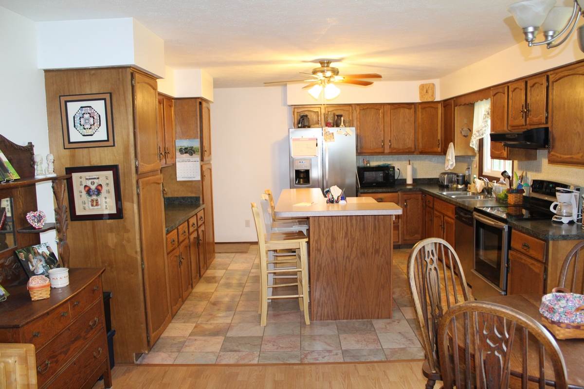10482 Town Hall Road Belvidere, IL 61008 - Photo 8 of 21 Gallery Image 8
