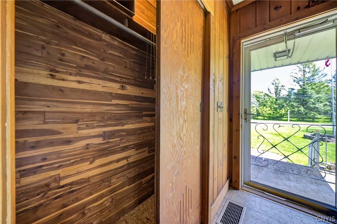 6255 South McDonald Road Elbridge, NY 13080 - Photo 4 of 36