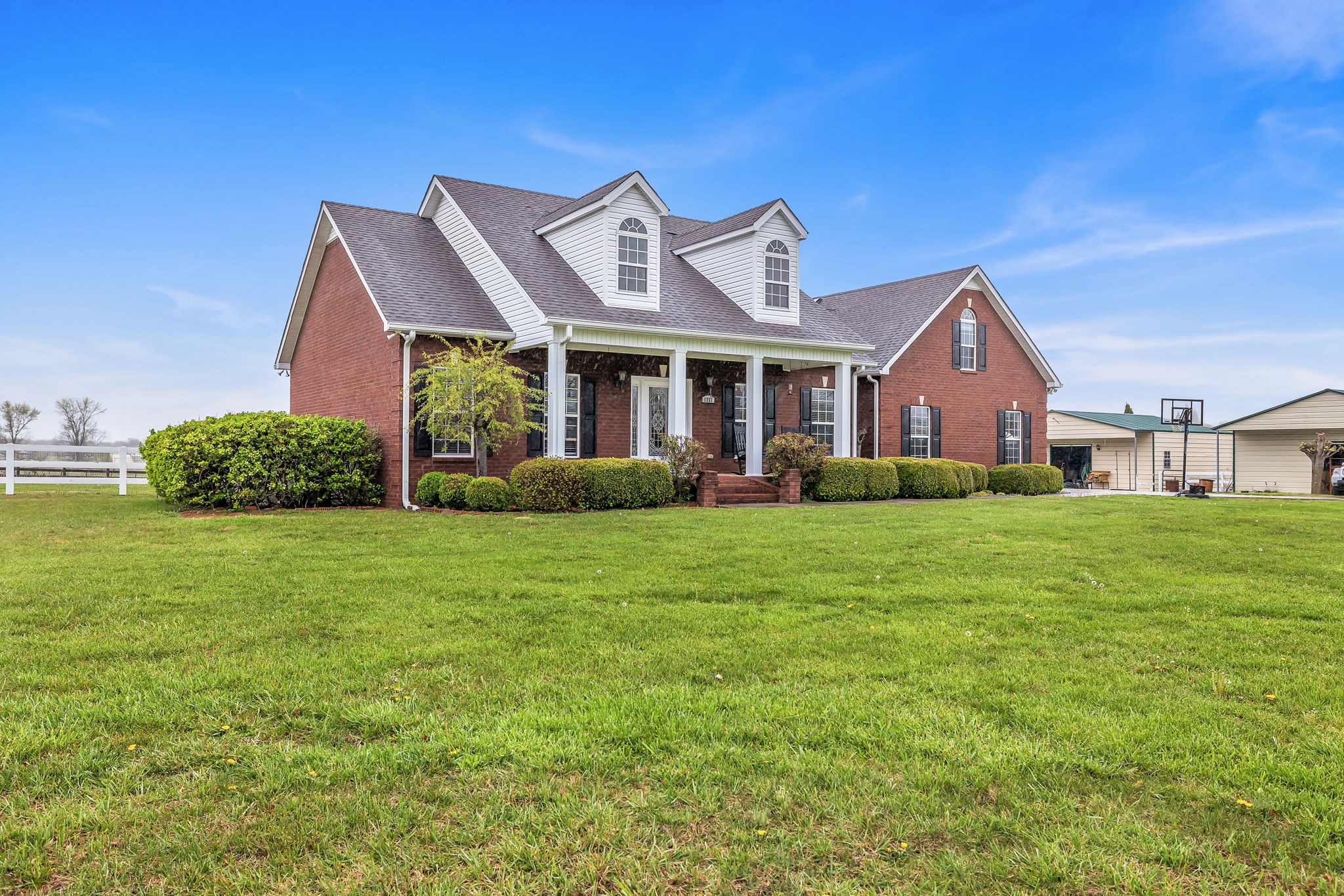 1237 Robinson Road Manchester, TN 37355 - Photo 2 of 54