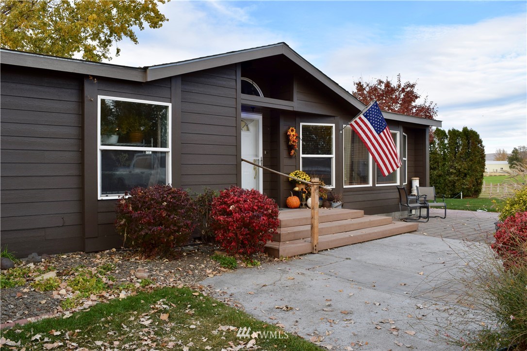 9016 Rd J 4 Street Northwest Quincy, WA 98848 - Photo 2 of 25 Gallery Image 2