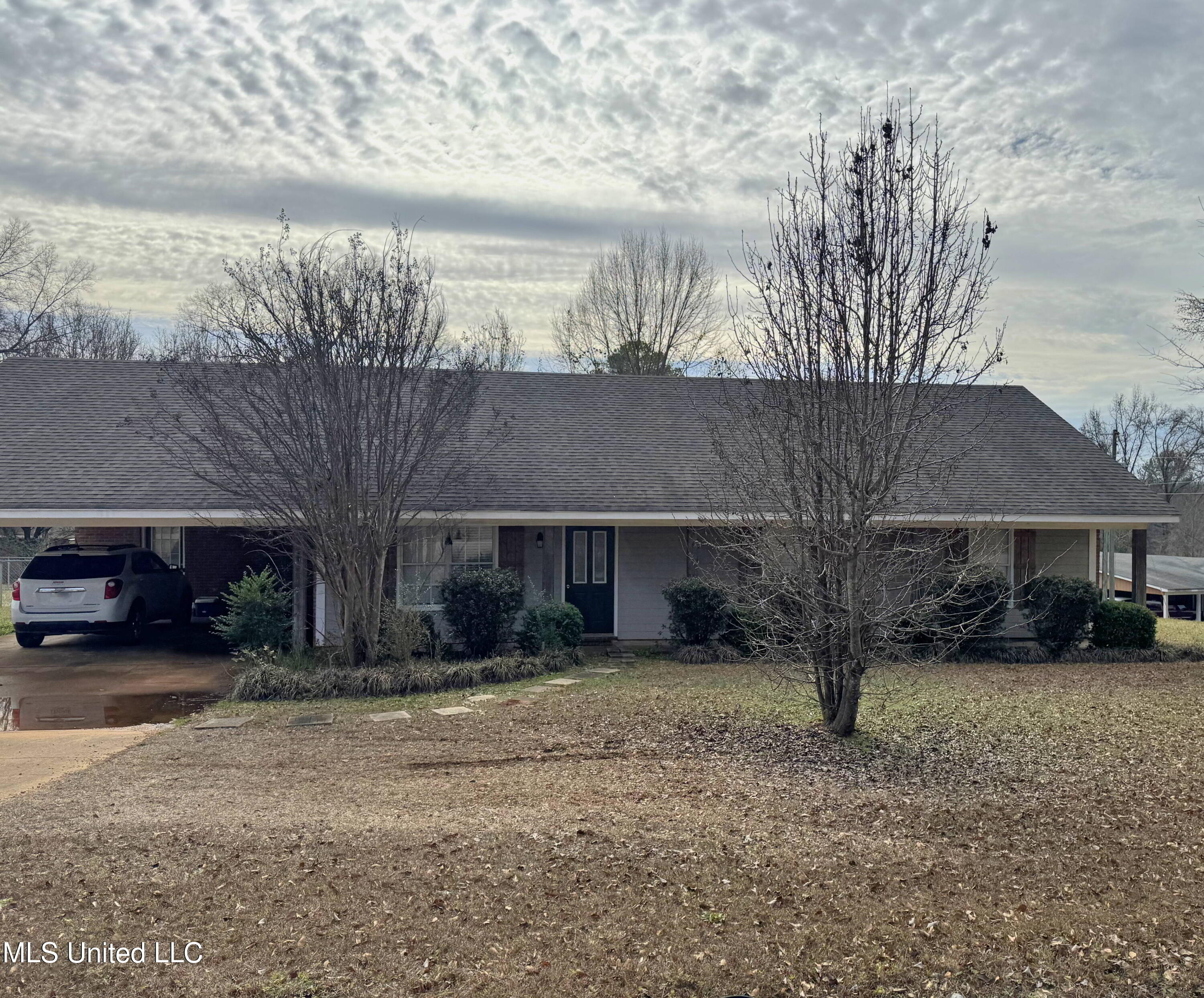 72 North Colby Lane Columbus, MS 39702 - Photo 1 of 16 Photo_1 benjamin jonas (1)