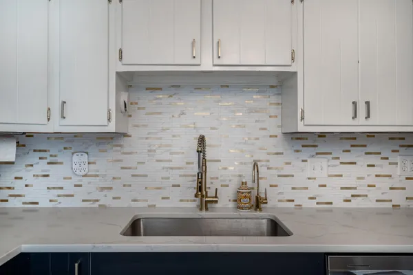 $430,000 | 1447 71 1/2 Street, South Haven, MI 49090