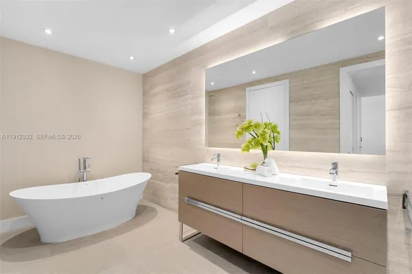 $2,750,000 | 6103 Aqua Avenue, Unit 504, Miami Beach, FL 33141