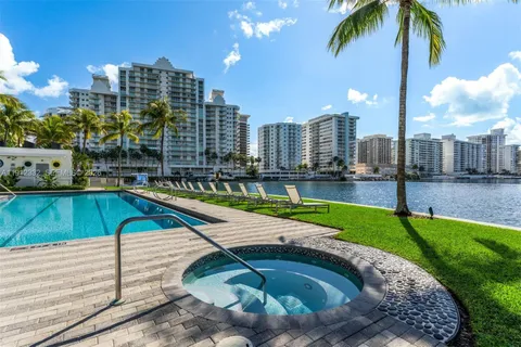 $2,750,000 | 6103 Aqua Avenue, Unit 504, Miami Beach, FL 33141