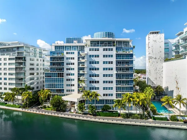 $2,750,000 | 6103 Aqua Avenue, Unit 504, Miami Beach, FL 33141