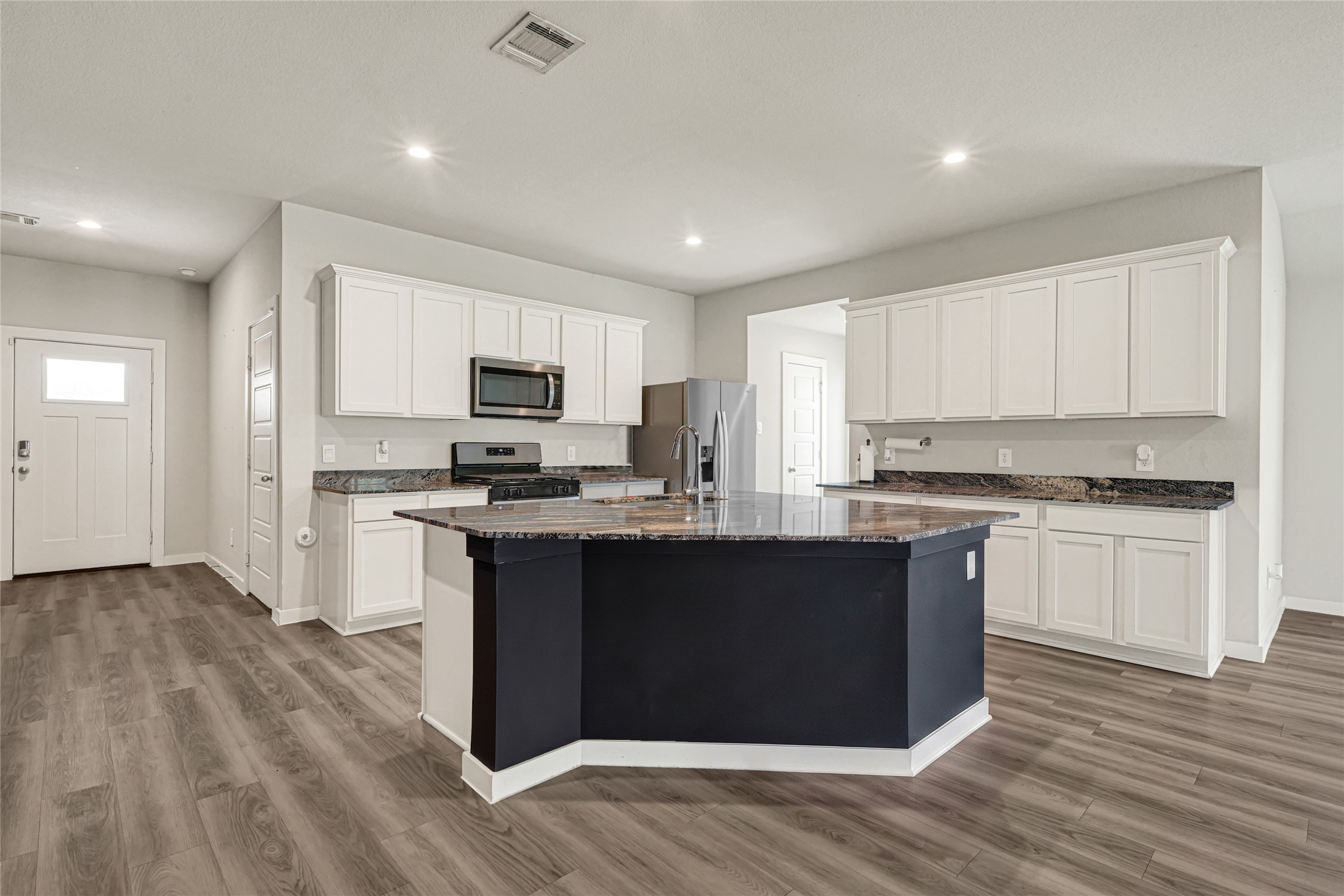 230 Alder Loop Anahuac, TX 77514 - Photo 2 of 21 Gallery Image 2