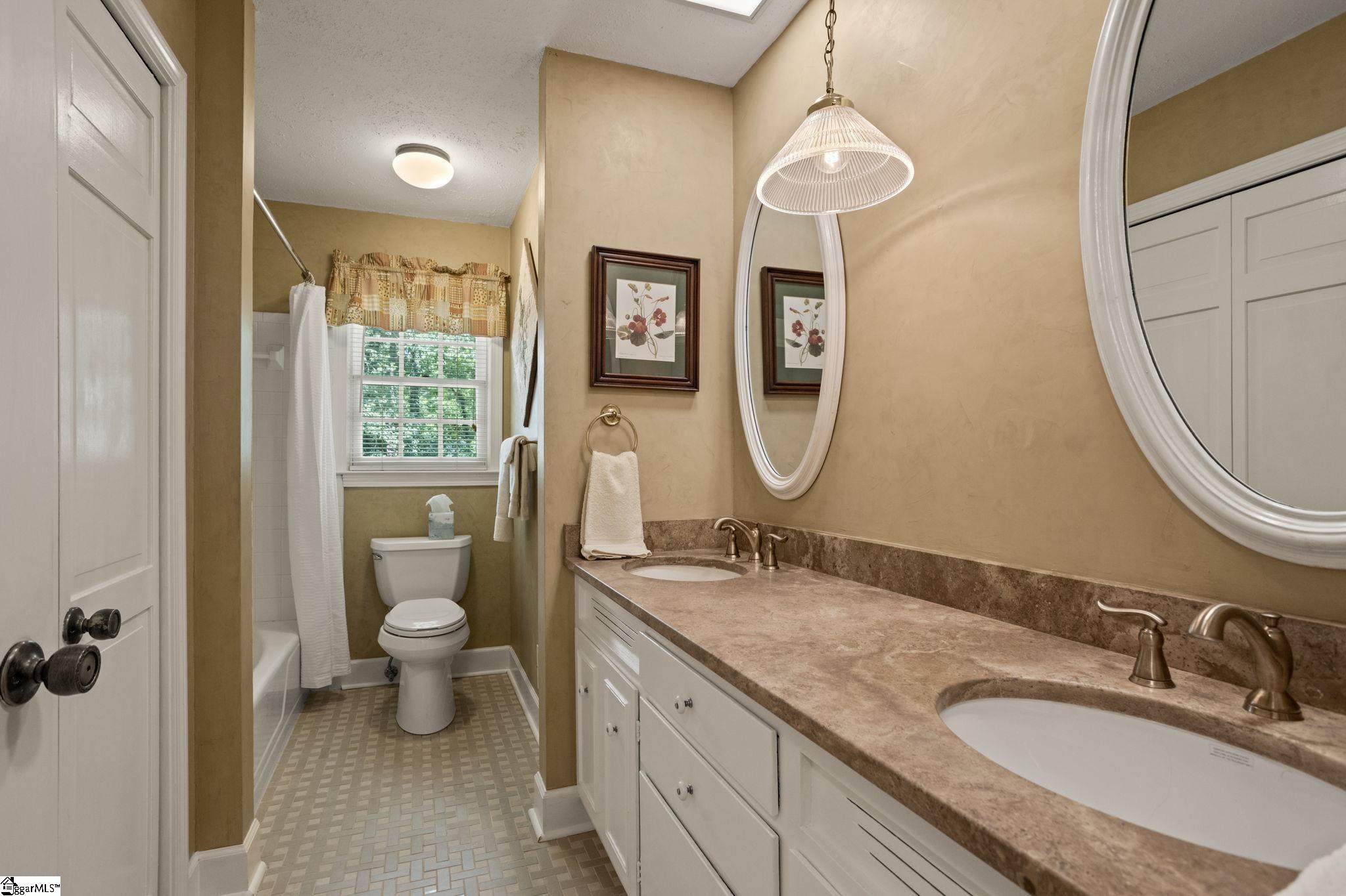 514 Trinity Way Greenville, SC 29617 - Photo 17 of 35 Gallery Image 17