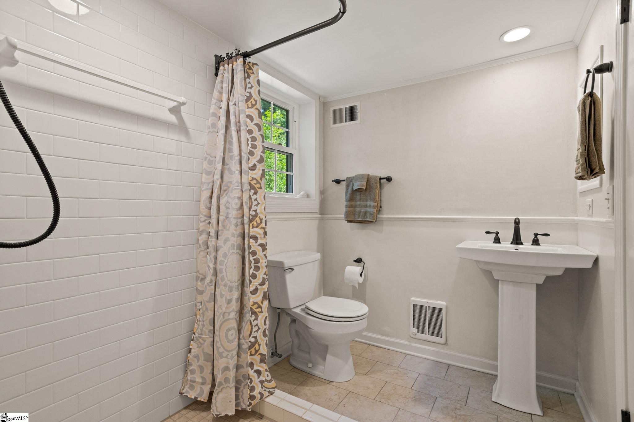 514 Trinity Way Greenville, SC 29617 - Photo 23 of 35 Gallery Image 23