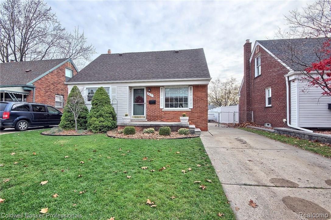 9691 Ruth Avenue Allen Park, MI 48101 - Photo 3 of 25 Front_3rd_View.jpg