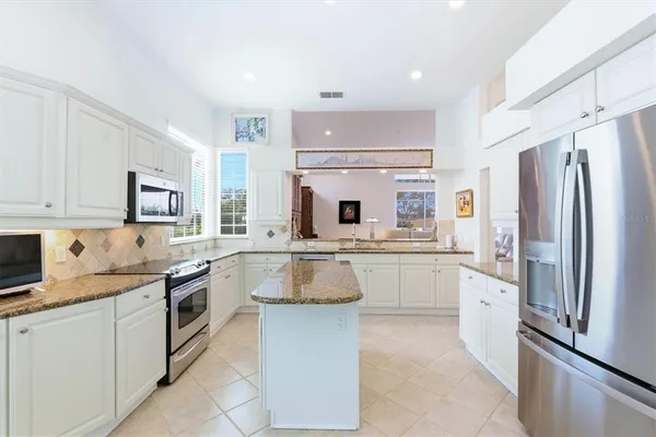 $619,000 | 304 Bermuda Court, Unit 14, Venice, FL 34293