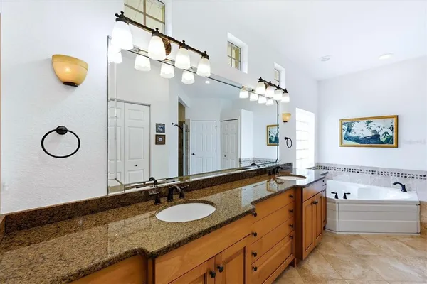 $619,000 | 304 Bermuda Court, Unit 14, Venice, FL 34293