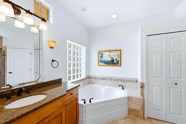 $619,000 | 304 Bermuda Court, Unit 14, Venice, FL 34293