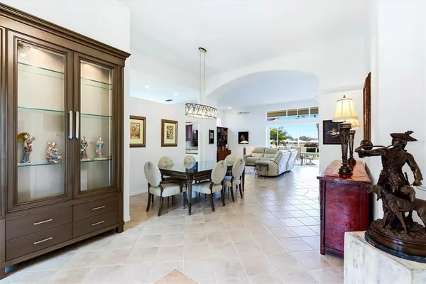 $619,000 | 304 Bermuda Court, Unit 14, Venice, FL 34293