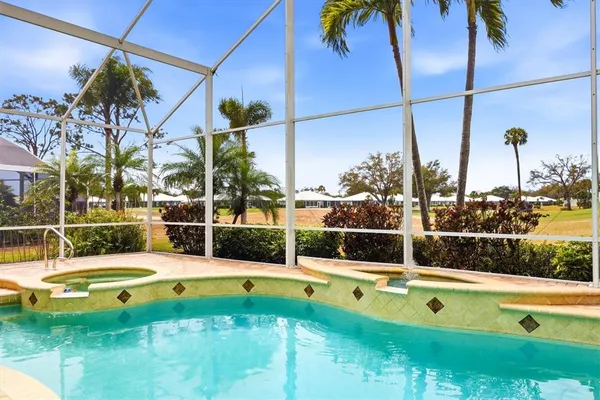 $619,000 | 304 Bermuda Court, Unit 14, Venice, FL 34293