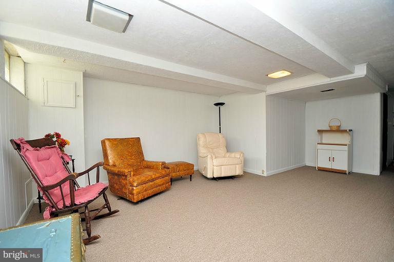 1360 Kenton Road Baltimore, MD 21234 - Photo 13 of 19 Family Room