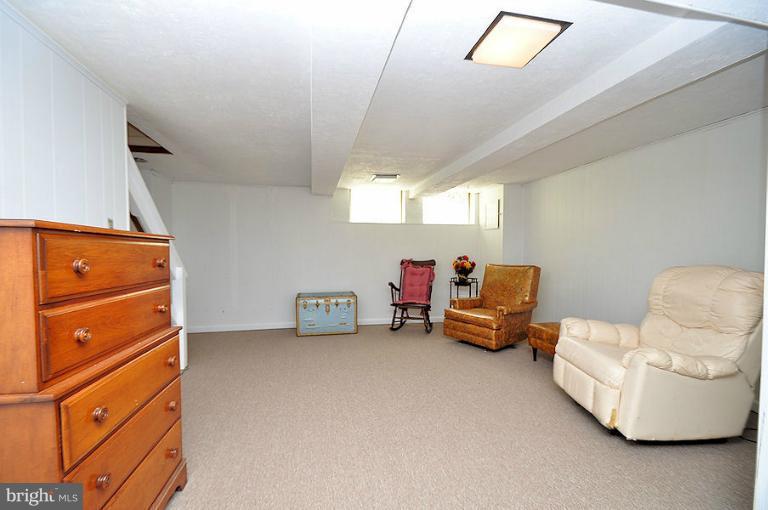 1360 Kenton Road Baltimore, MD 21234 - Photo 17 of 19 Family Room
