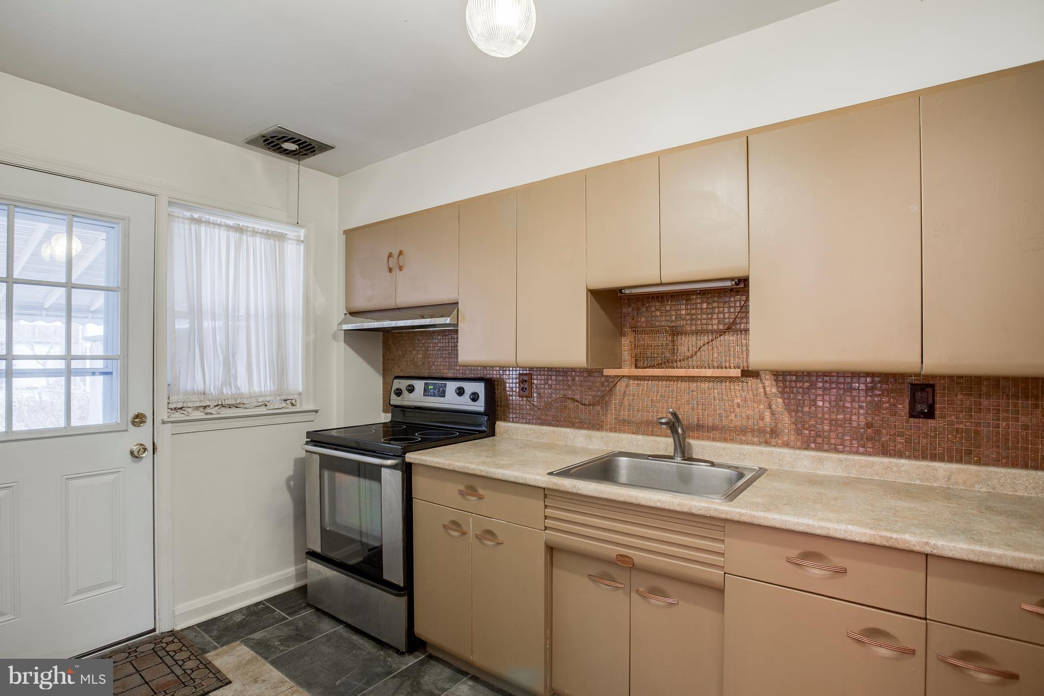 1240 Halstead Road Baltimore, MD 21234 - Photo 14 of 30 Kitchen
