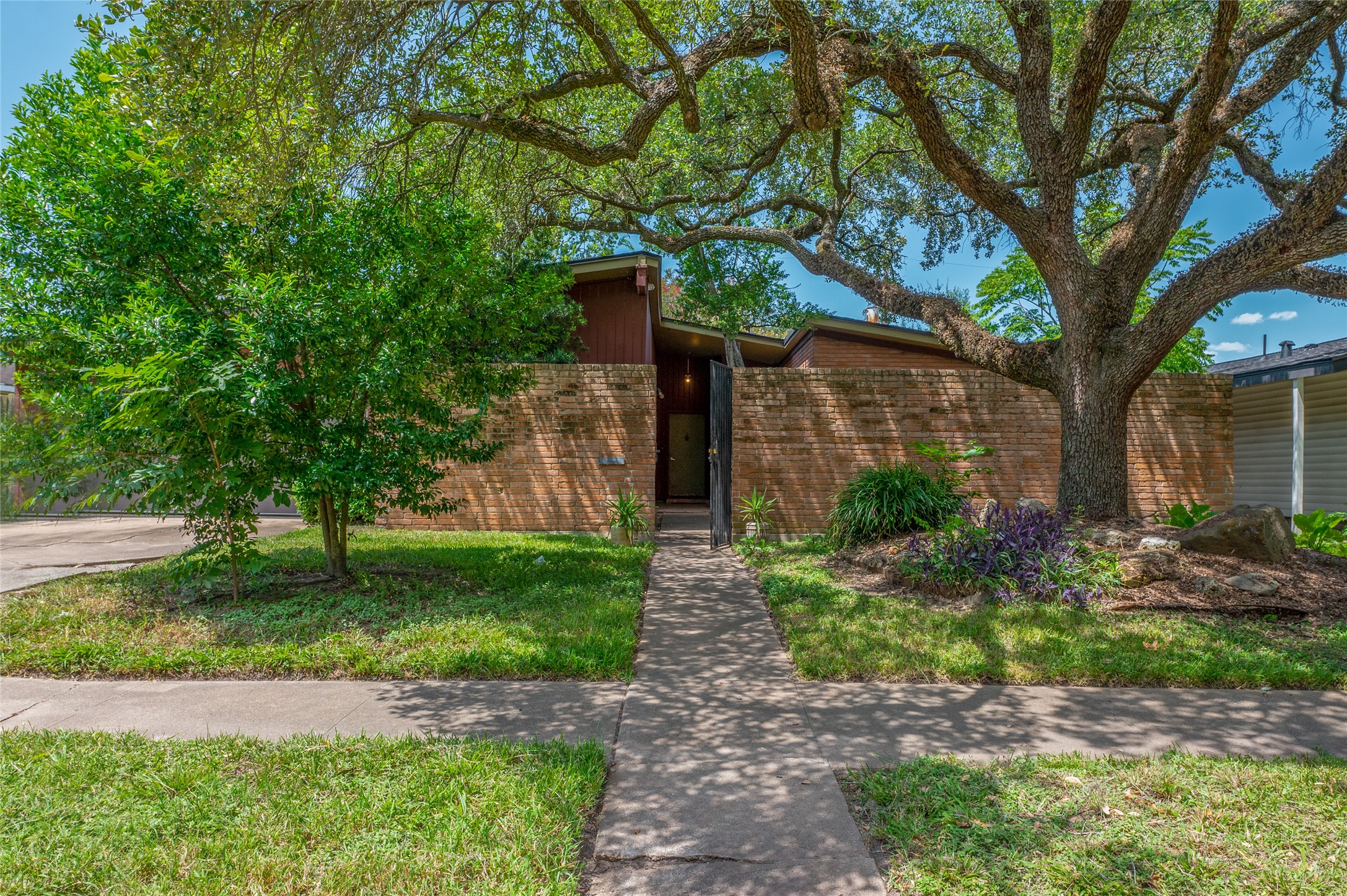 6226 Birdwood Road Houston, TX 77074 - Photo 1 of 43 Gallery Image 1
