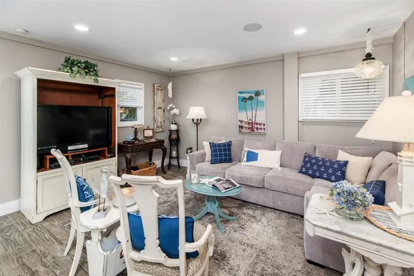 $2,300,000 | 821 San Juan Place, San Diego, CA 92109