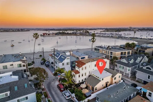 $2,300,000 | 821 San Juan Place, San Diego, CA 92109