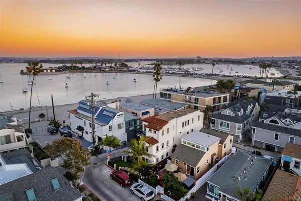 $2,300,000 | 821 San Juan Place, San Diego, CA 92109