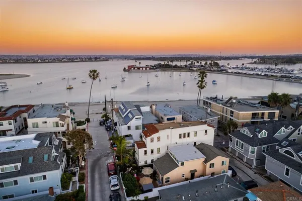 $2,300,000 | 821 San Juan Place, San Diego, CA 92109