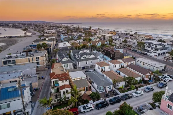 $2,300,000 | 821 San Juan Place, San Diego, CA 92109