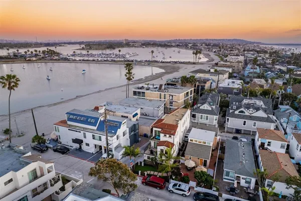 $2,300,000 | 821 San Juan Place, San Diego, CA 92109
