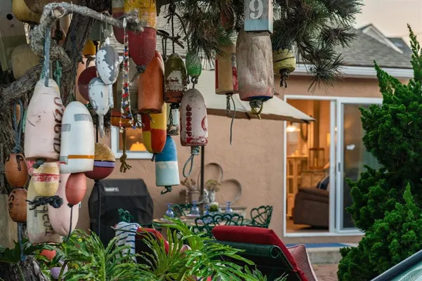 $2,300,000 | 821 San Juan Place, San Diego, CA 92109