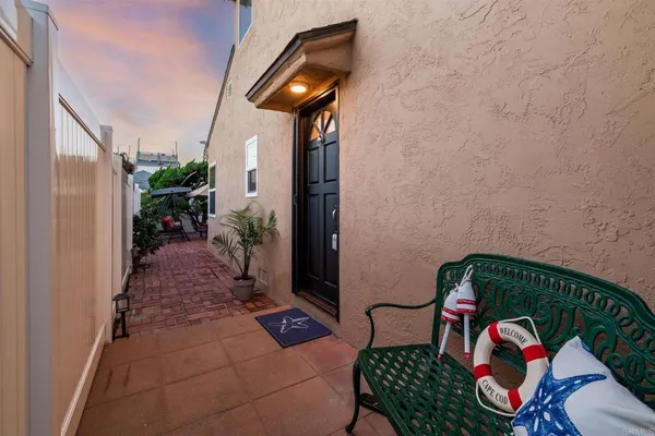 $2,300,000 | 821 San Juan Place, San Diego, CA 92109