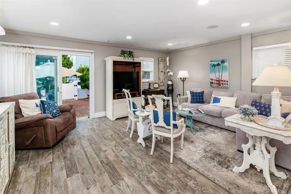 $2,300,000 | 821 San Juan Place, San Diego, CA 92109