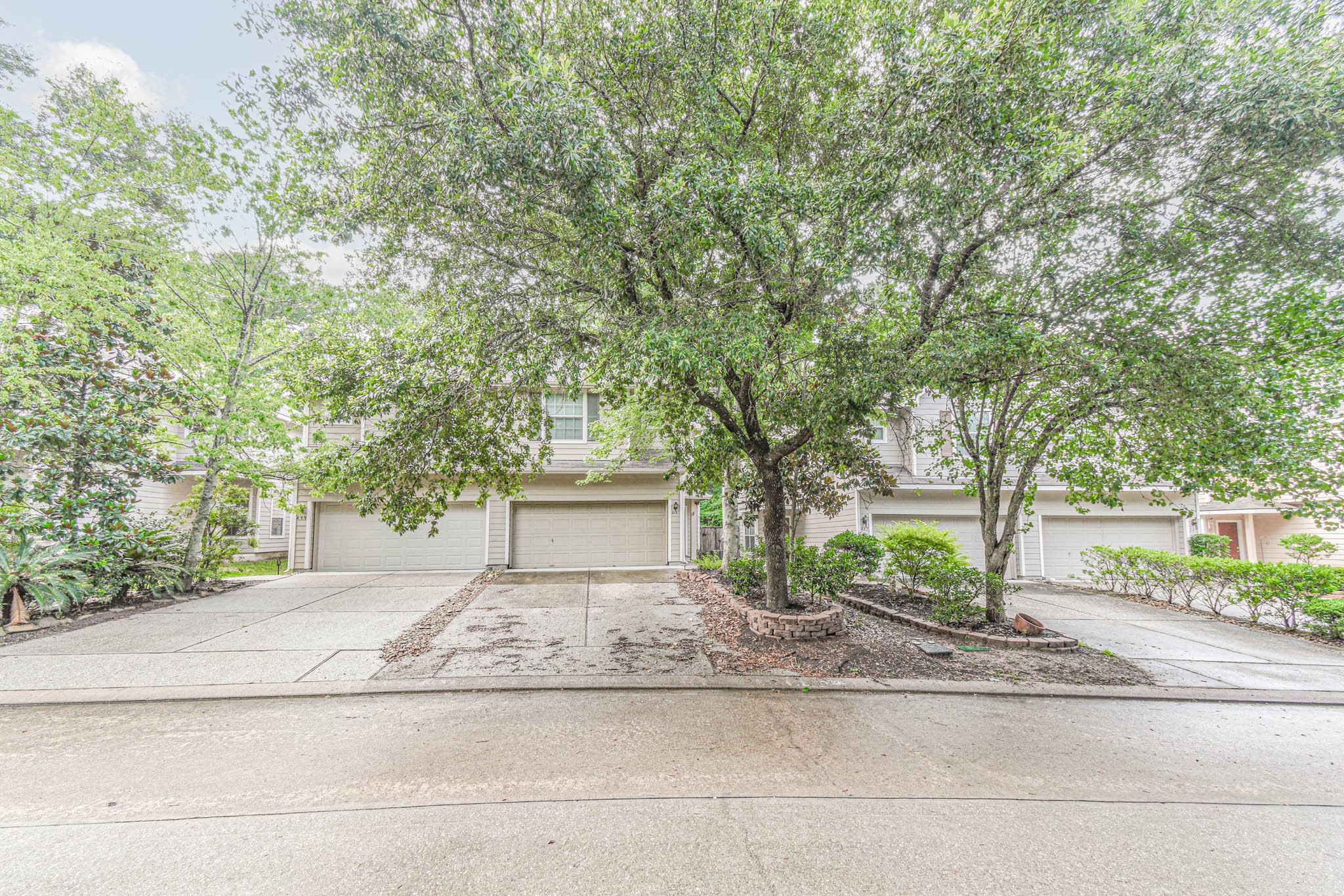 213 Summerhaze Circle Spring, TX 77382 - Photo 2 of 32