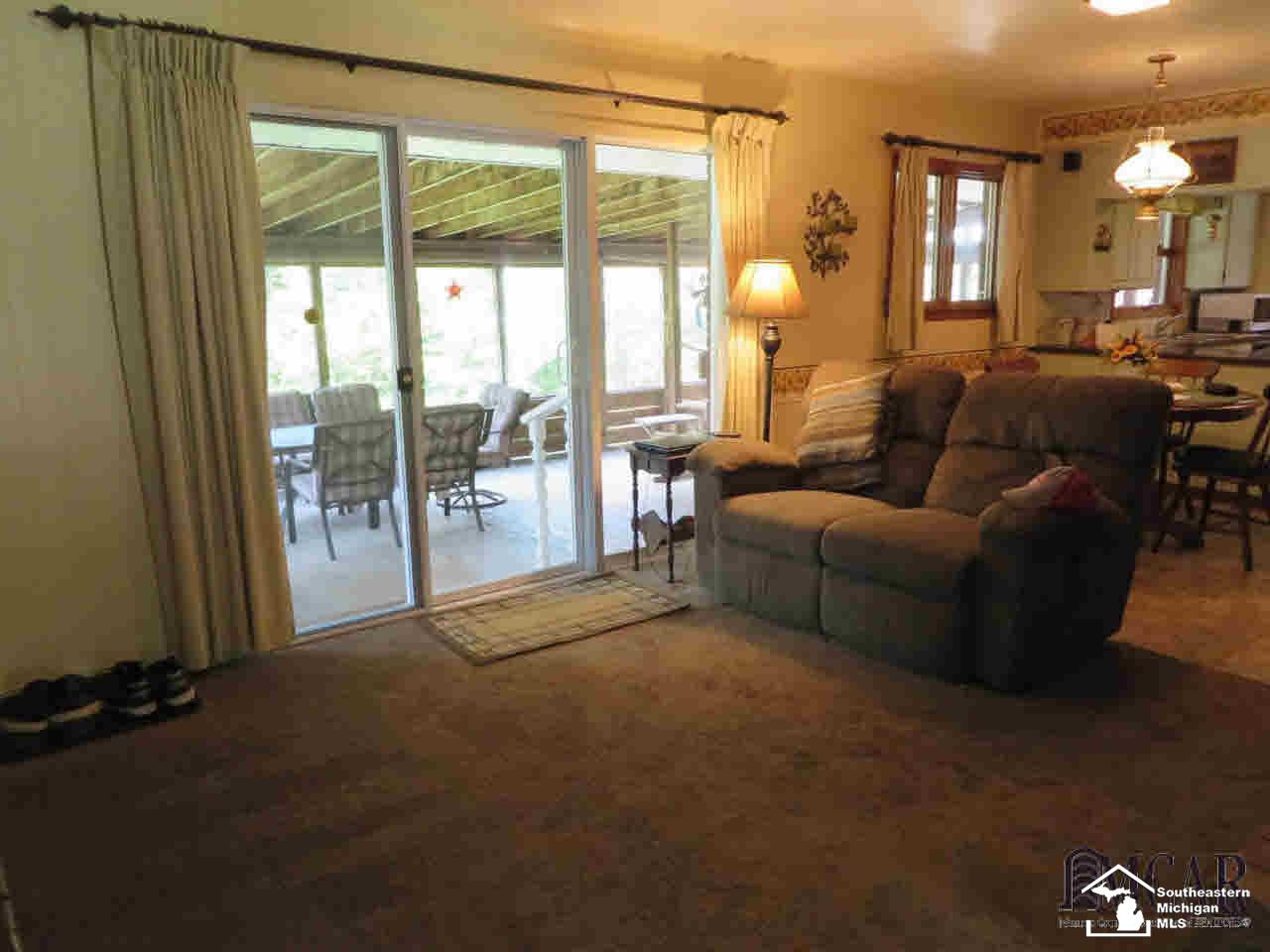 13382 Stowell Road Dundee, MI 48131 - Photo 6 of 32 21358911-5.JPG