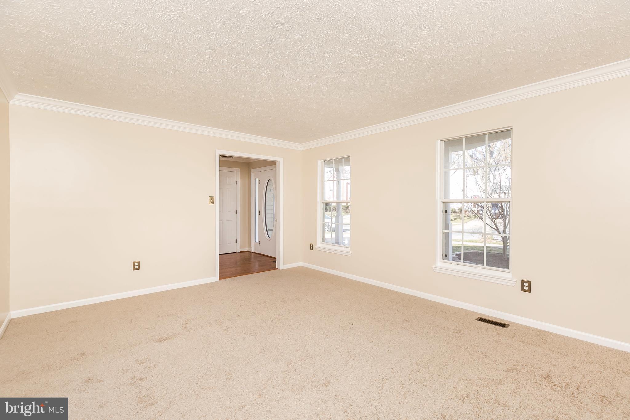 2703 Price Road Crofton, MD 21114 - Photo 3 of 30 Living Room