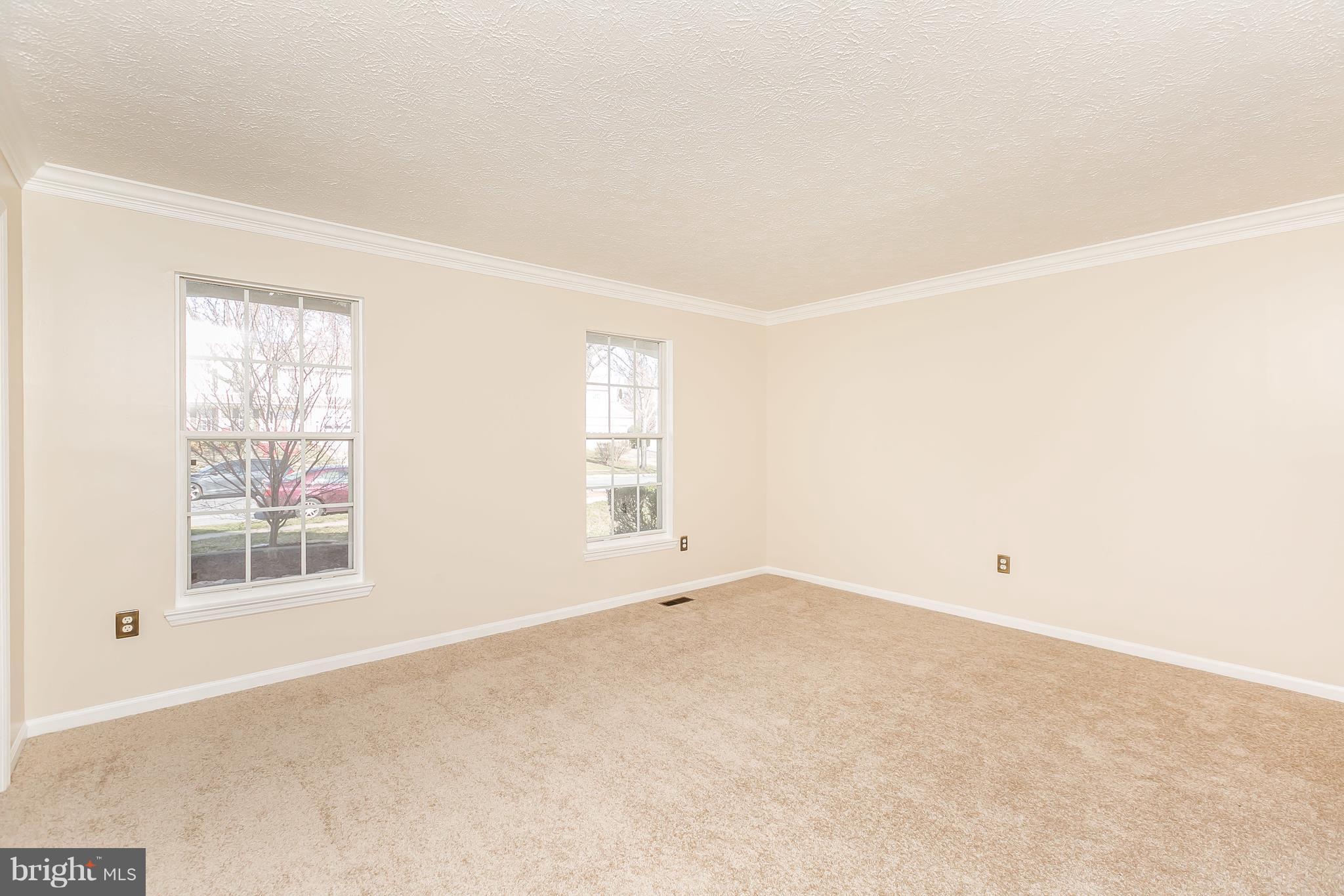 2703 Price Road Crofton, MD 21114 - Photo 4 of 30 Living Room